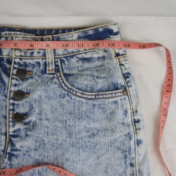 WILDFOX DENIM SHORTS - Picture 7 of 8
